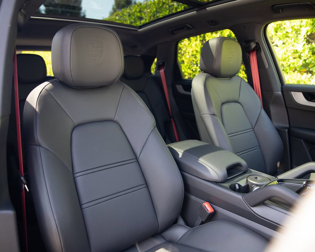 New 2026 Porsche Cayenne S AWD/4WD image 21