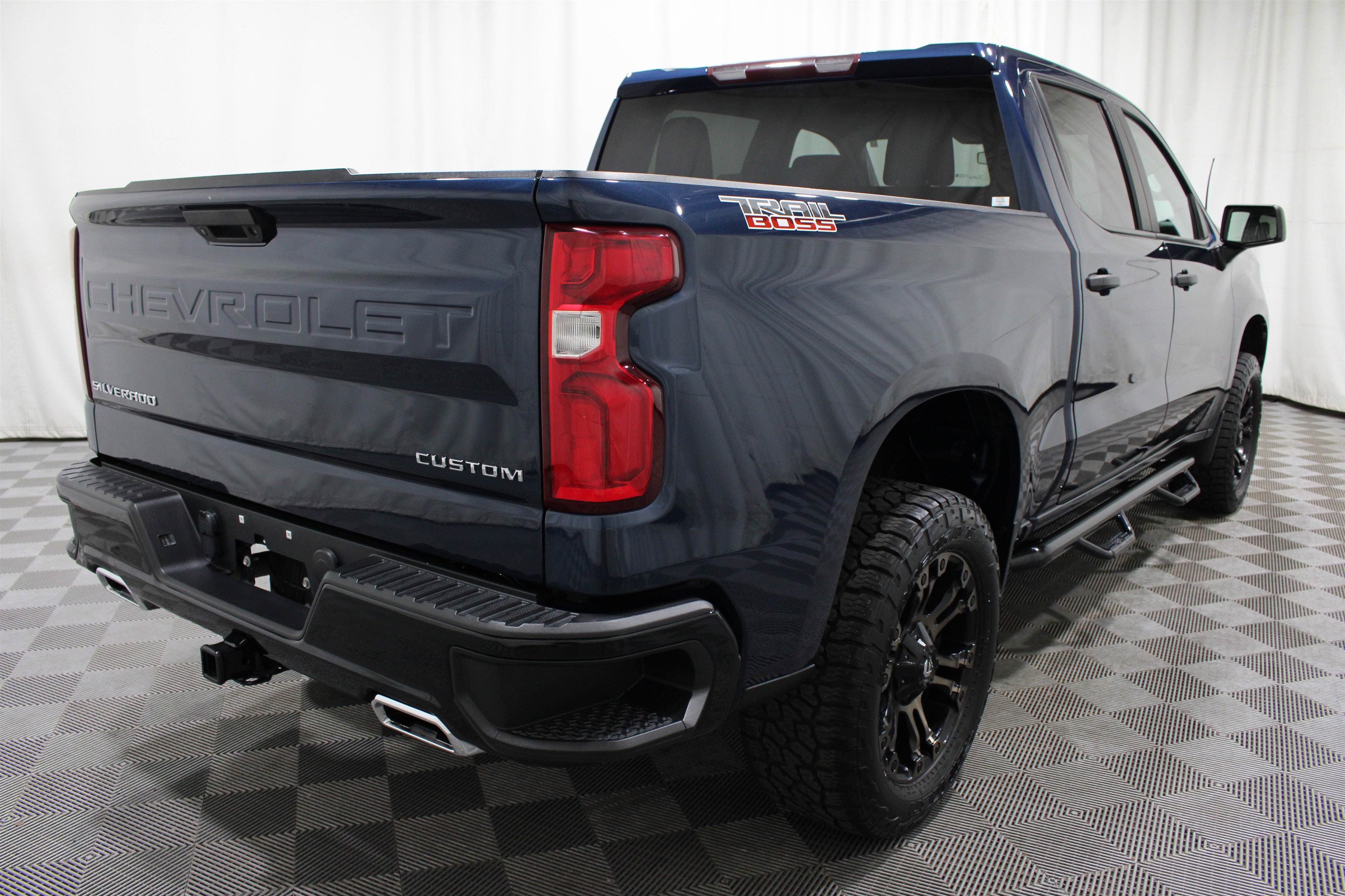 Used 2019 Chevrolet Silverado 1500 Custom Trail Boss AWD/4WD image 26