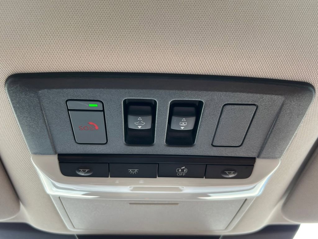 Certified 2025 Nissan Pathfinder Platinum image 12