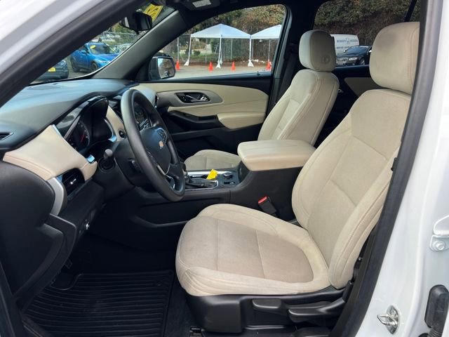 Used 2022 Chevrolet Traverse LS image 16