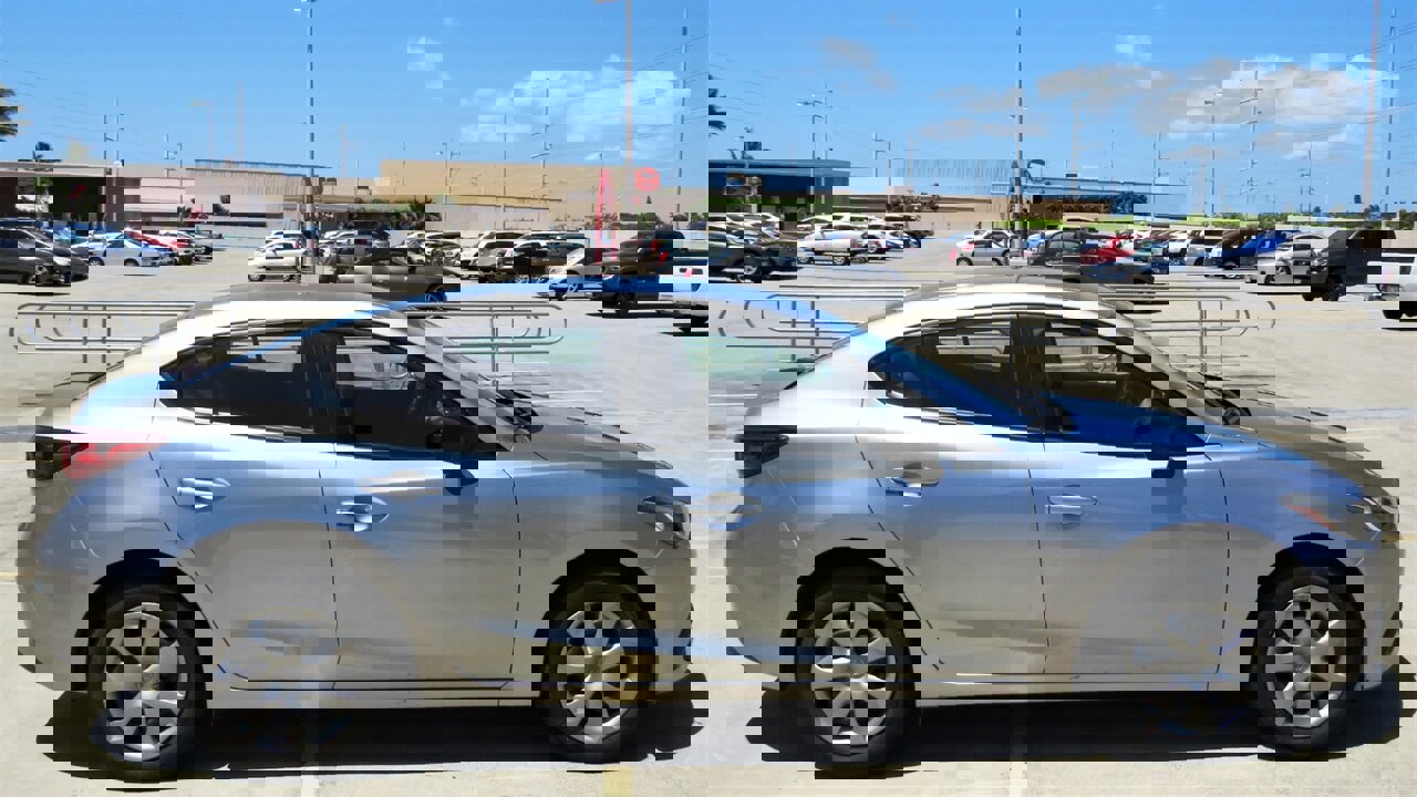 Used 2015 MAZDA MAZDA3 i SV image 7