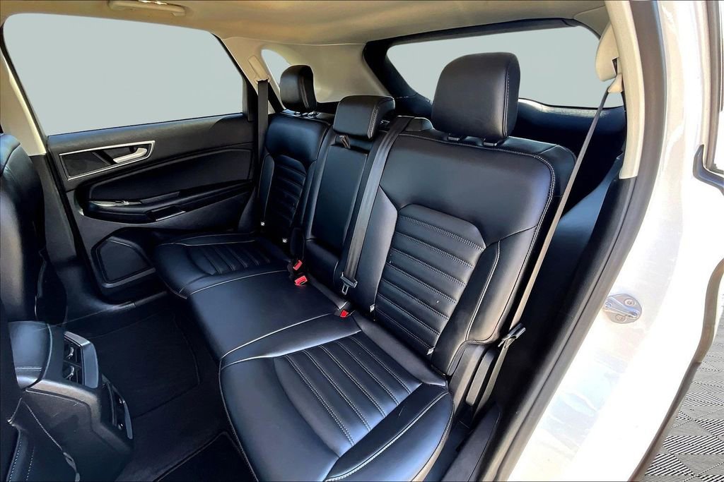 Used 2022 Ford Edge SEL w/ Convenience Package image 26