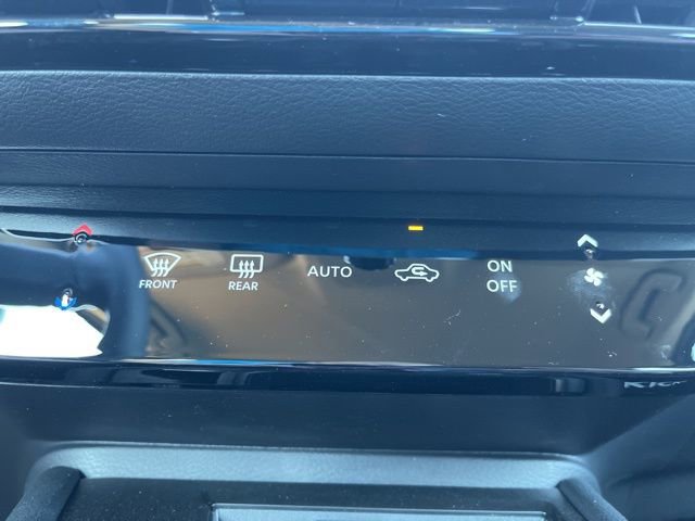 New 2025 Nissan Kicks SR image 22