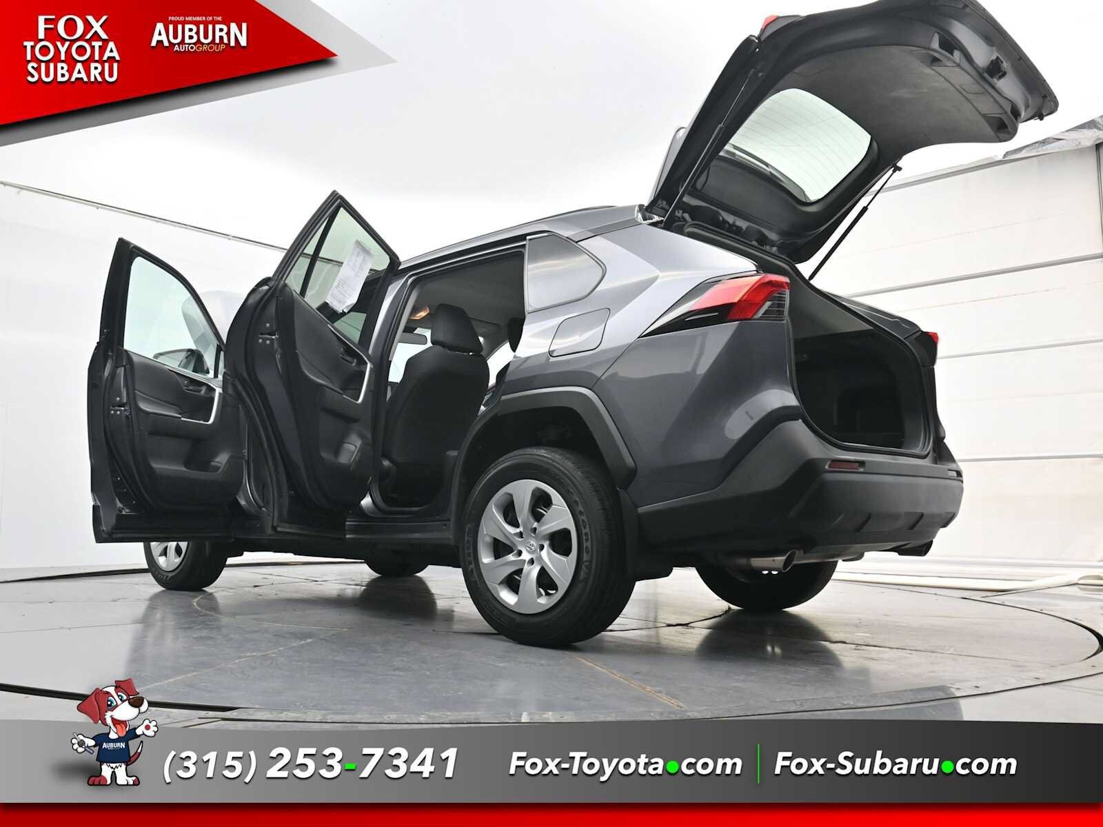 Used 2021 Toyota RAV4 LE AWD/4WD image 39