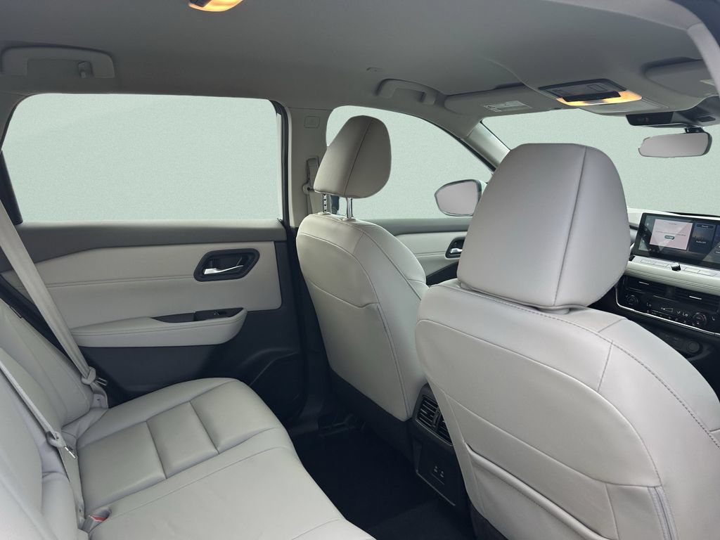 Used 2024 Nissan Rogue SL FWD image 22
