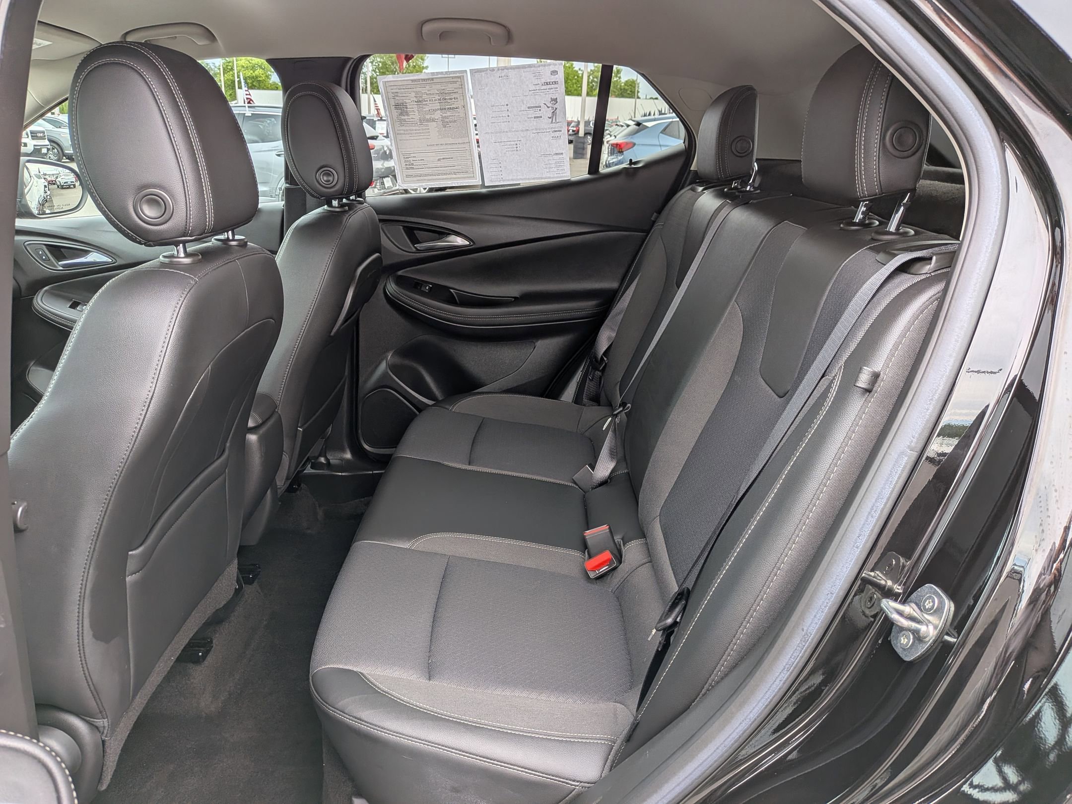 Certified 2022 Buick Encore GX Preferred FWD image 23
