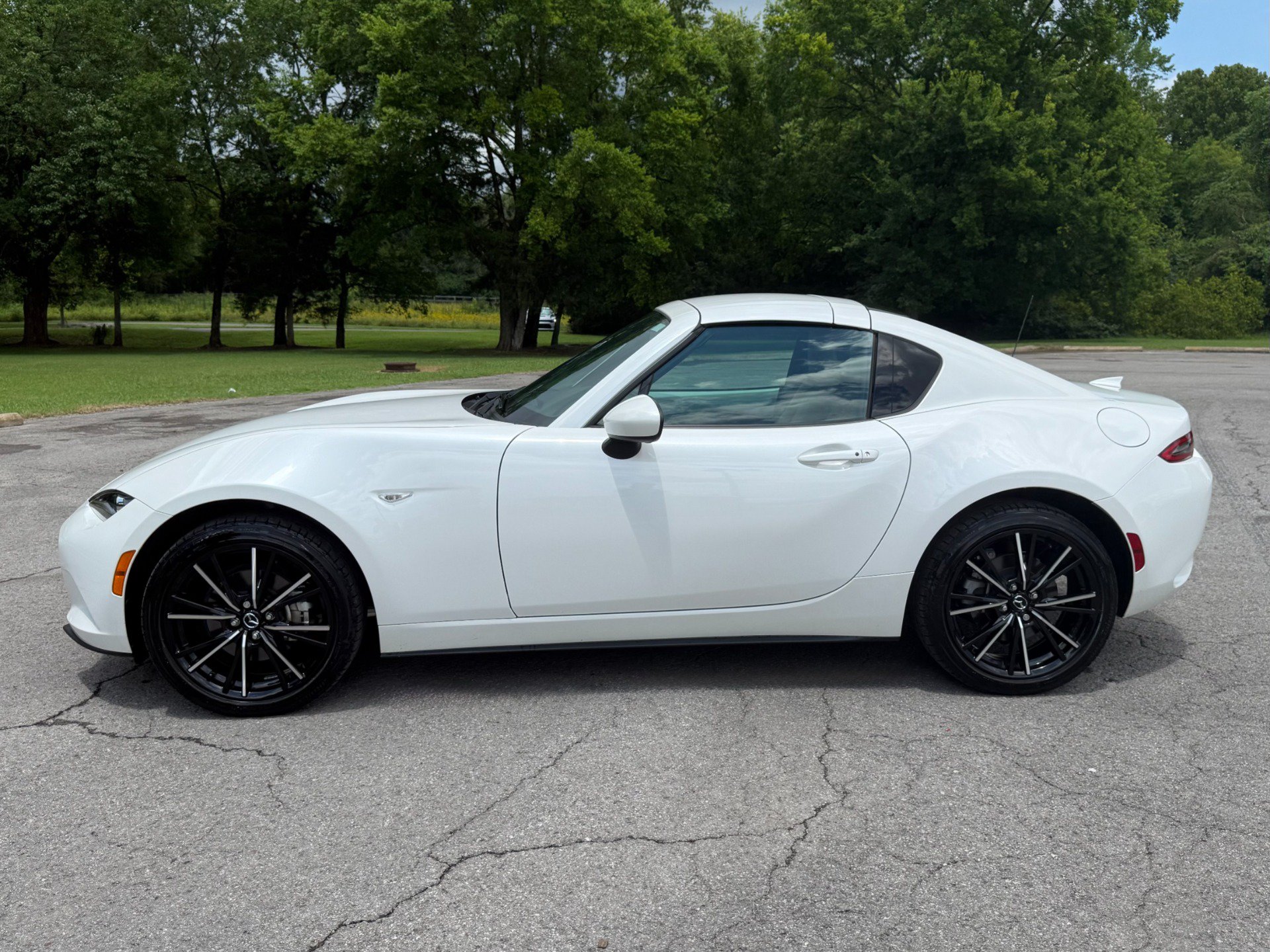Used 2025 MAZDA MX-5 Miata RF Grand Touring RWD image 12