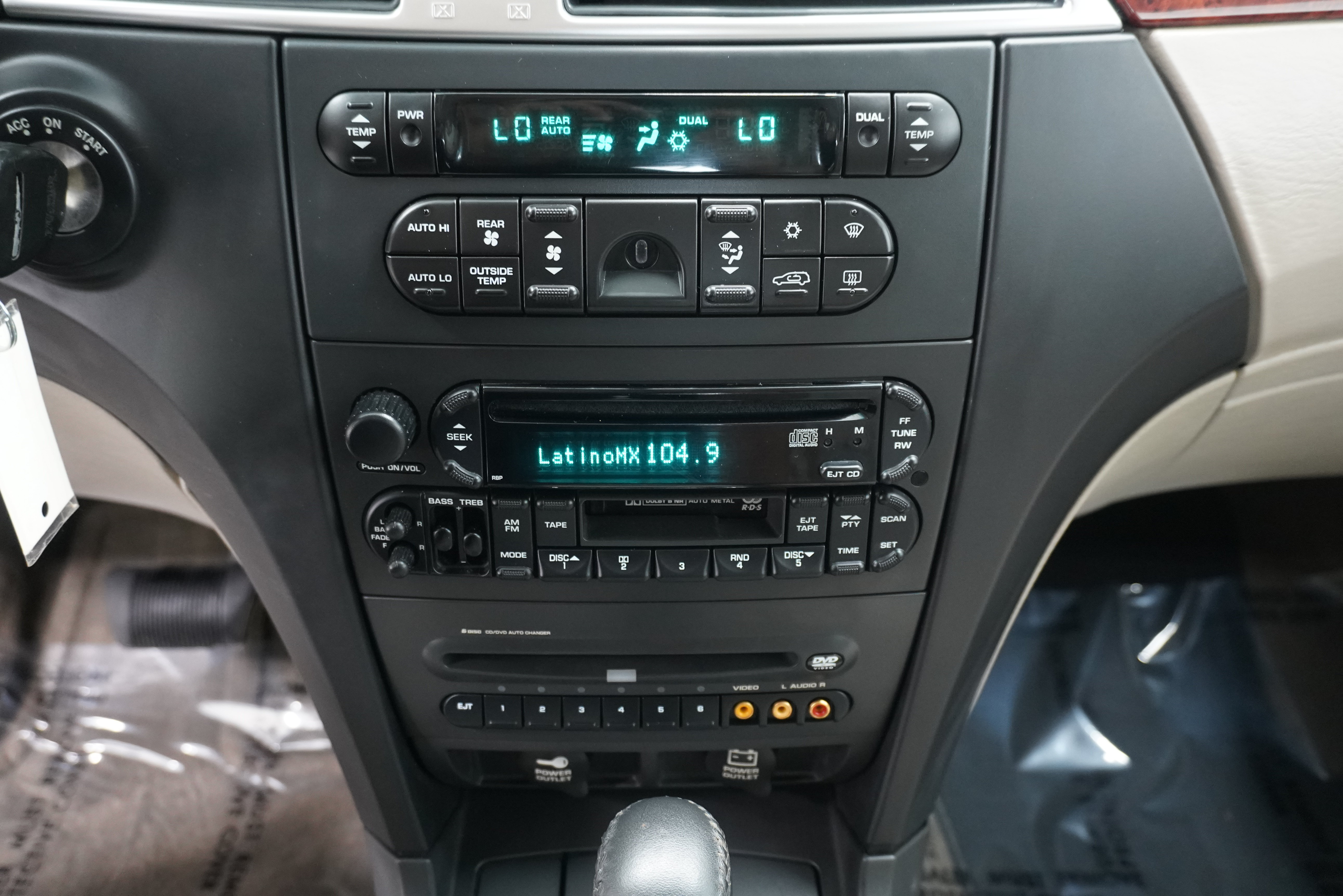 Used 2005 Chrysler Pacifica Touring FWD image 34