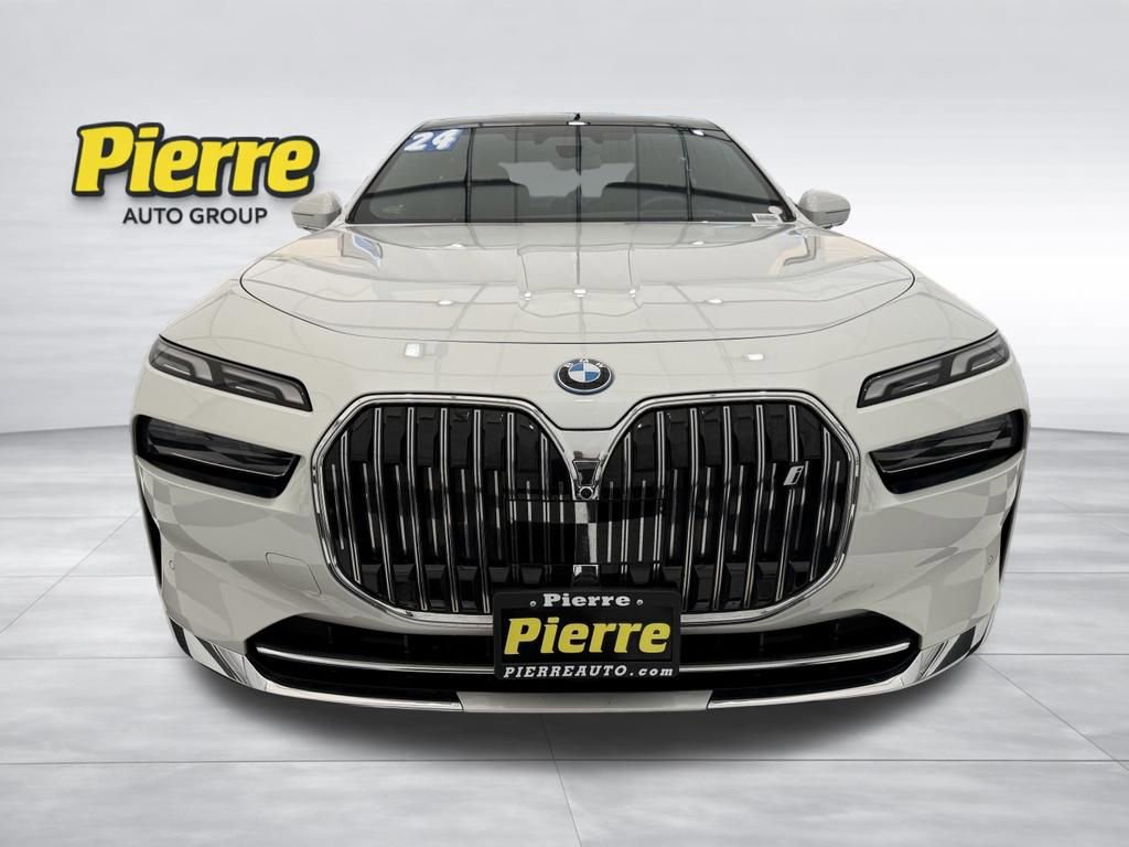 Used 2024 BMW i7 xDrive60 AWD/4WD image 8