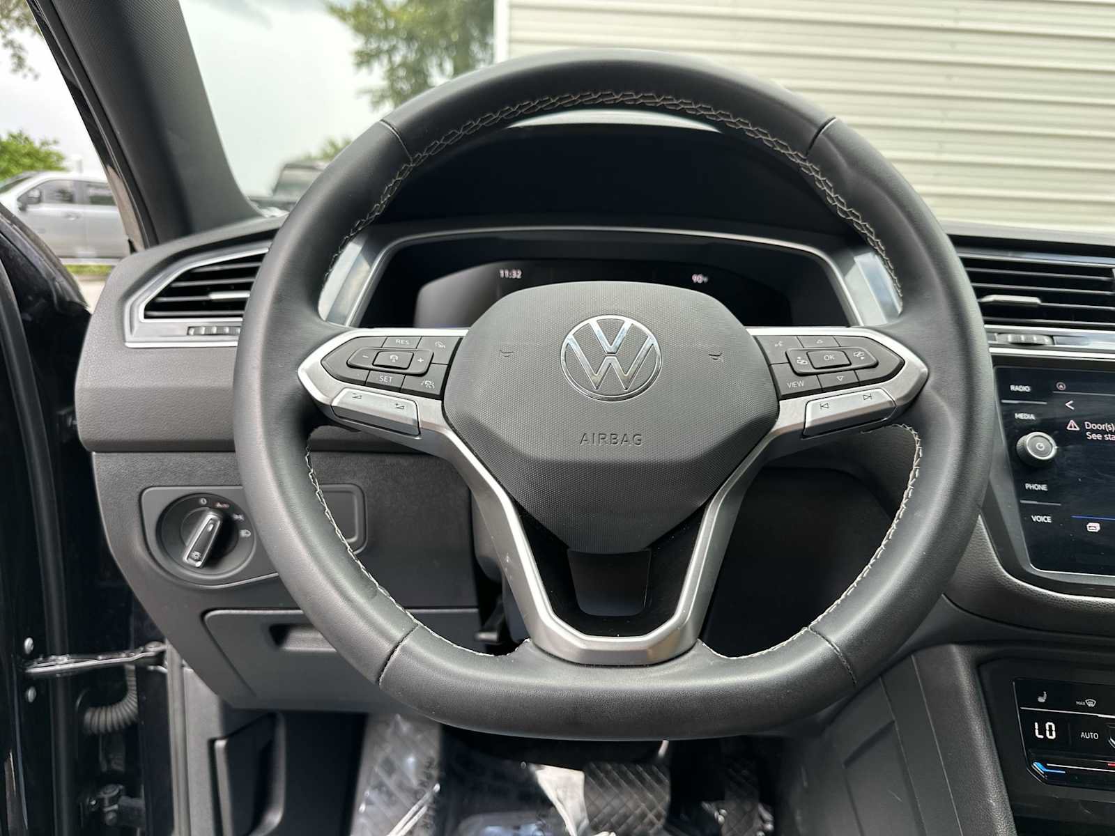 Used 2023 Volkswagen Tiguan SE FWD image 20