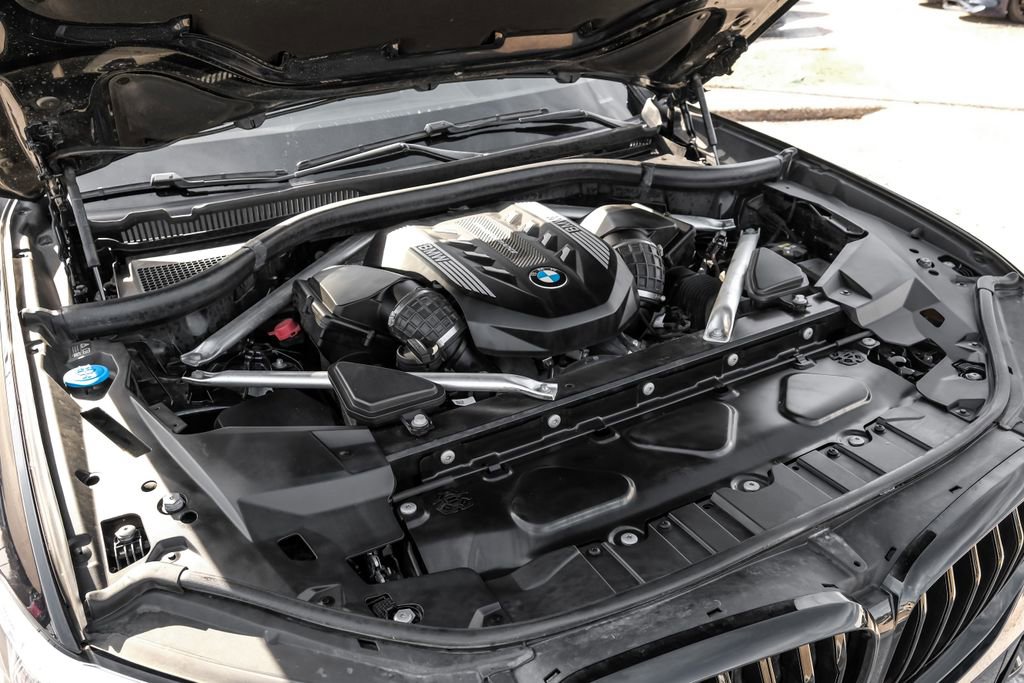 Used 2022 BMW X5 M50i w/ Executive Package image 60