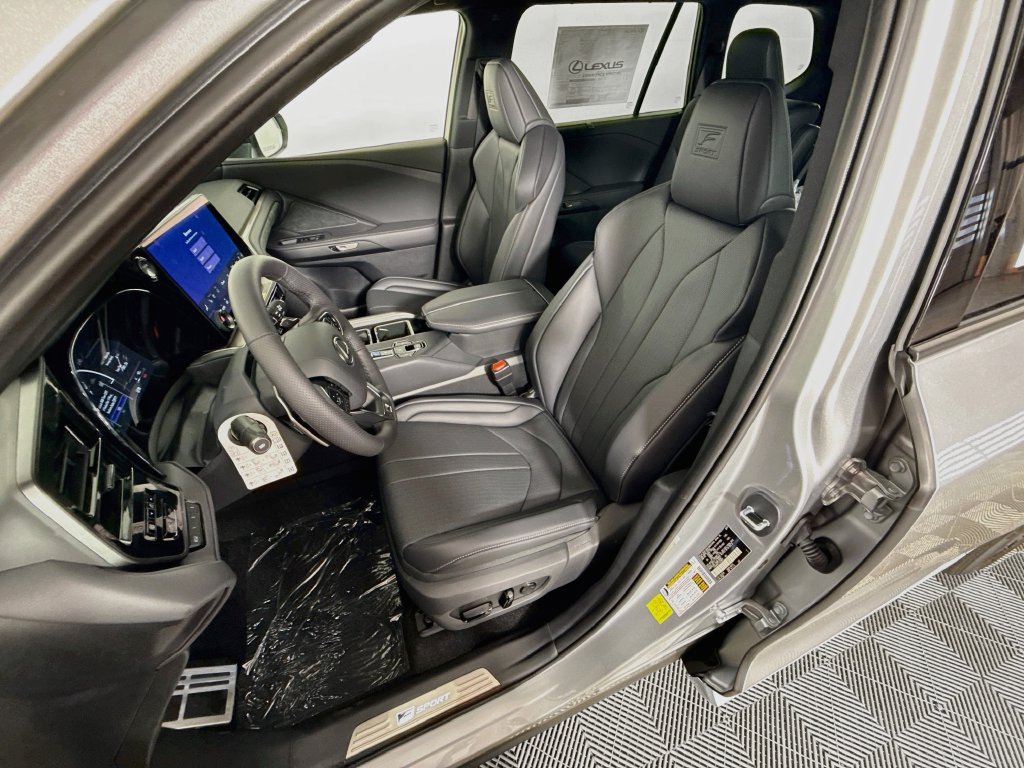 New 2026 Lexus TX 500h AWD w/ Technology Package image 16