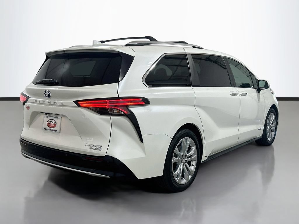 Used 2021 Toyota Sienna Platinum FWD image 4