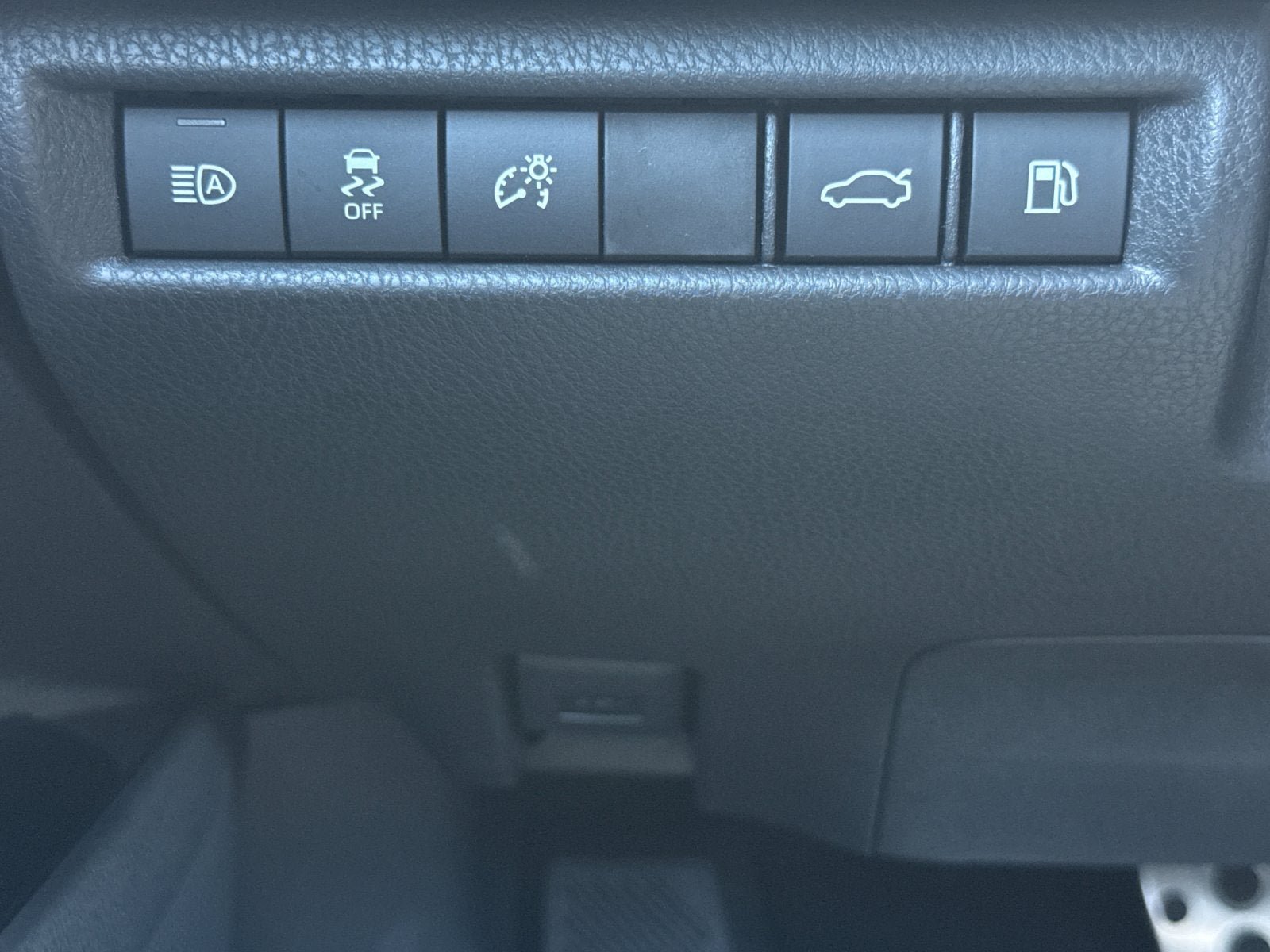 New 2026 Toyota Camry SE FWD image 28
