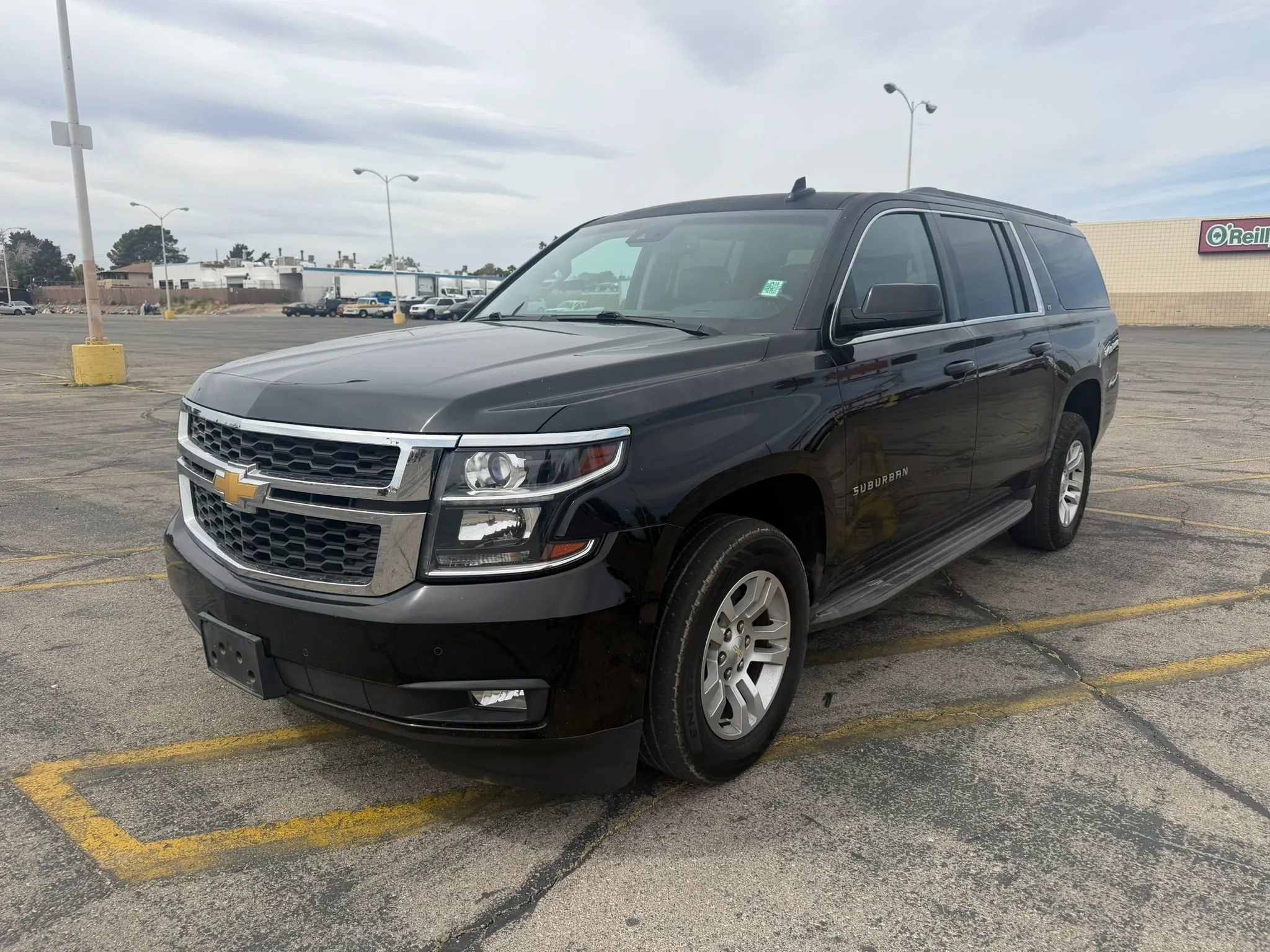 Used 2016 Chevrolet Suburban LT RWD image 2