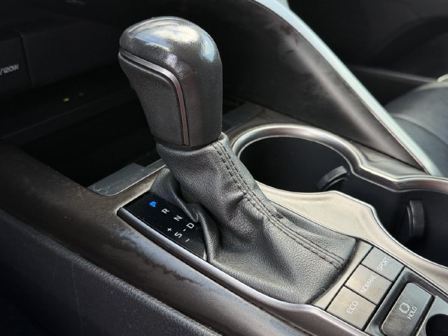 Used 2023 Toyota Camry XSE FWD image 18