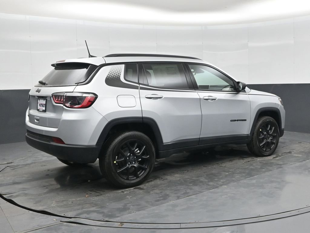 New 2026 Jeep Compass Latitude AWD/4WD image 3