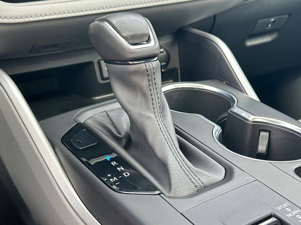 Used 2021 Toyota Highlander XLE image 32