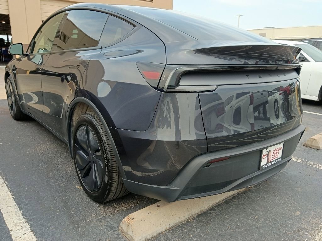 Used 2026 Tesla Model Y 2WD image 4