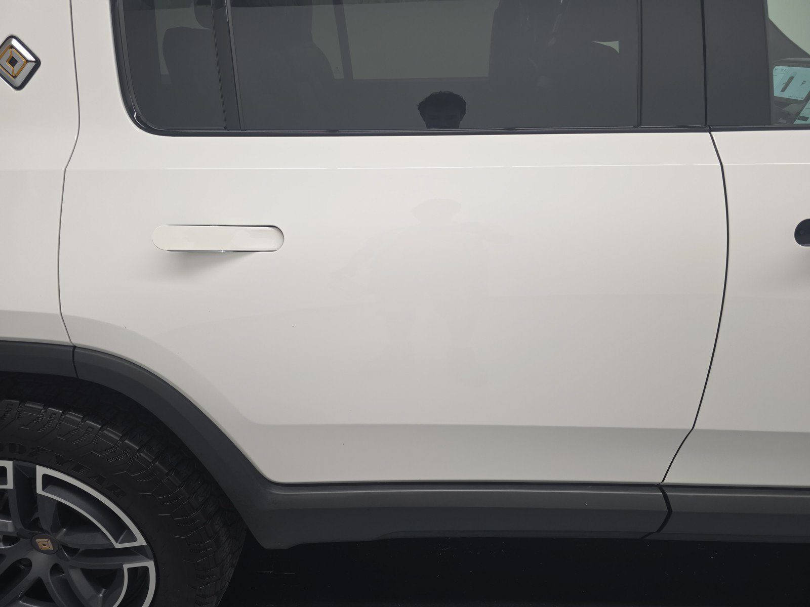 Used 2025 Rivian R1S Adventure AWD/4WD image 36