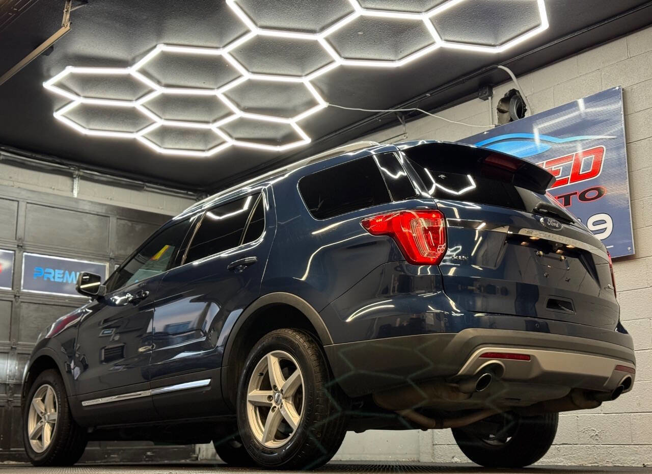 Used 2017 Ford Explorer XLT w/ Equipment Group 201A image 7