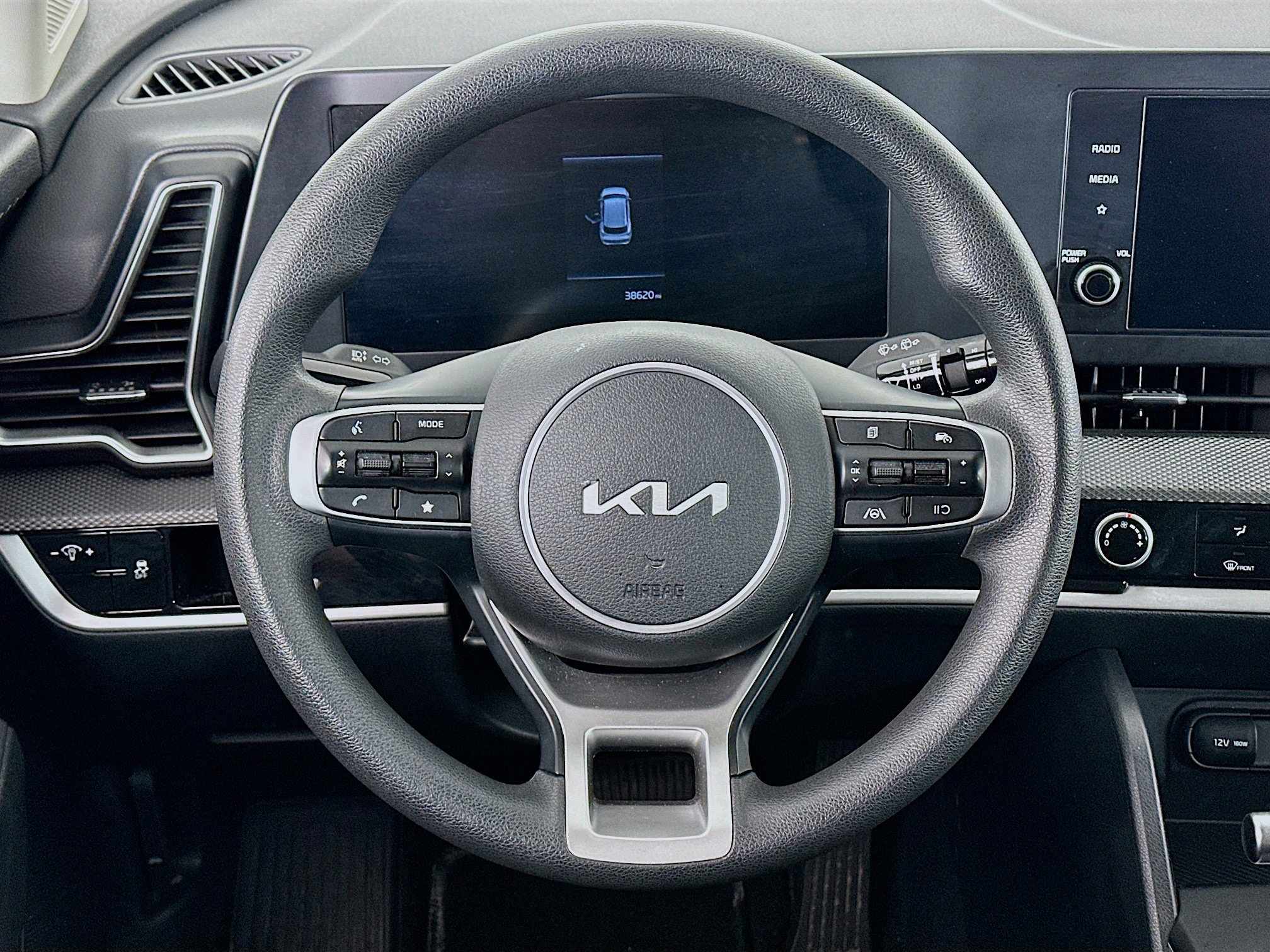 Used 2025 Kia Sportage LX image 18