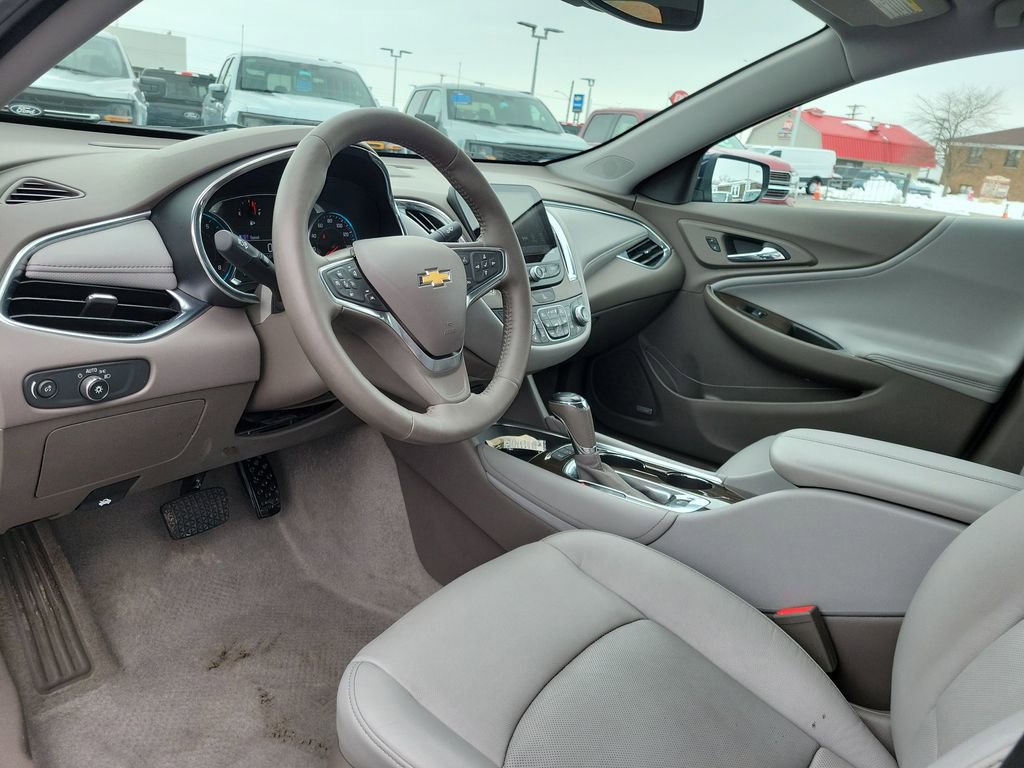 Used 2017 Chevrolet Malibu Premier w/ Driver Confidence Package image 20