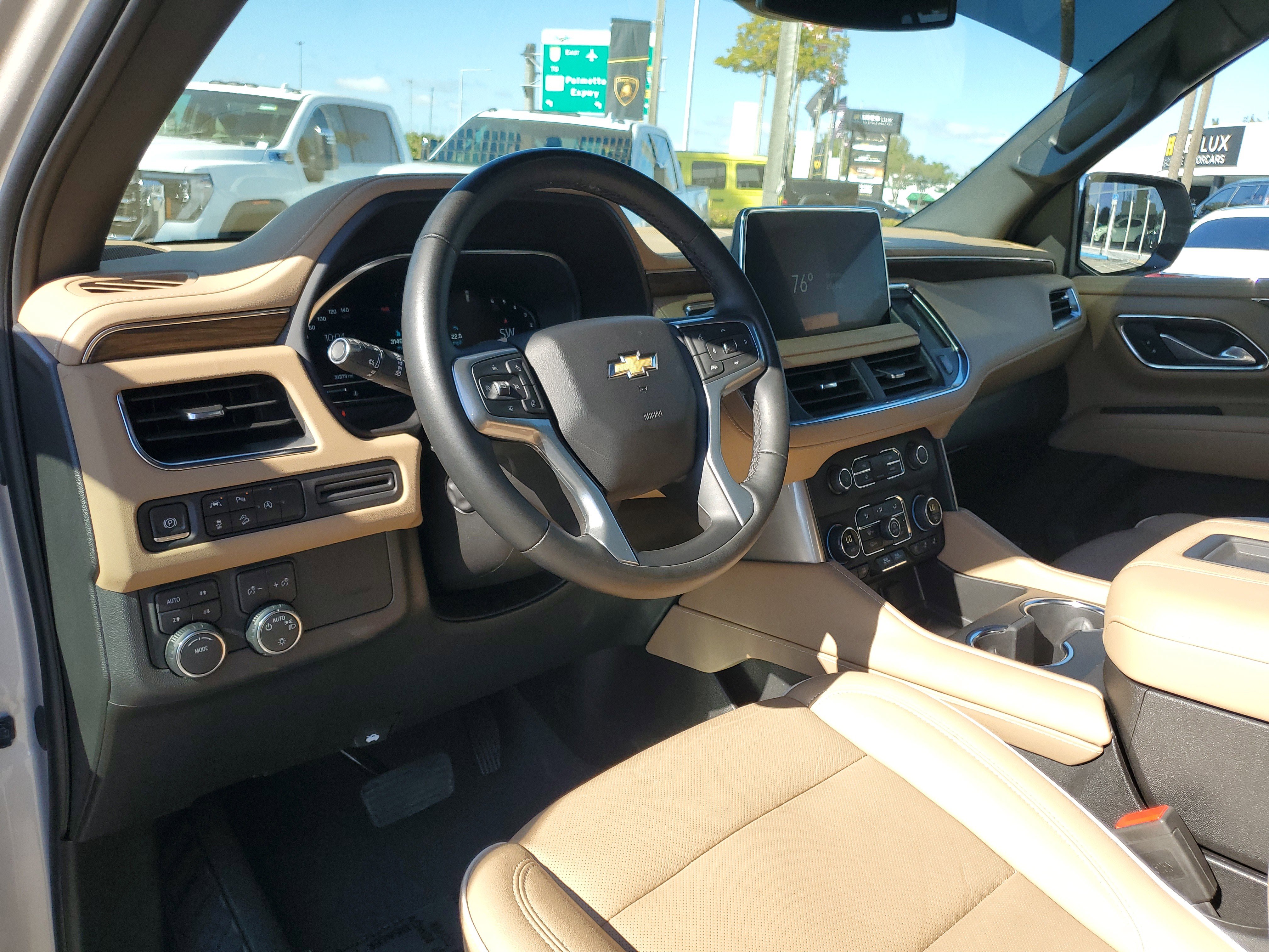 Used 2024 Chevrolet Suburban Premier image 9