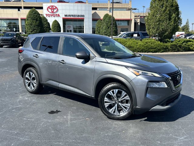 Used 2023 Nissan Rogue SV FWD image 2