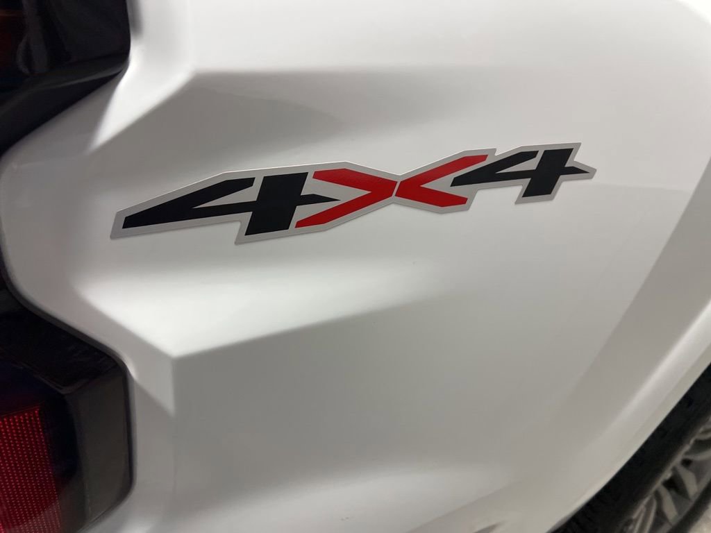 Used 2025 Chevrolet Colorado LT w/ LT Convenience Package image 18