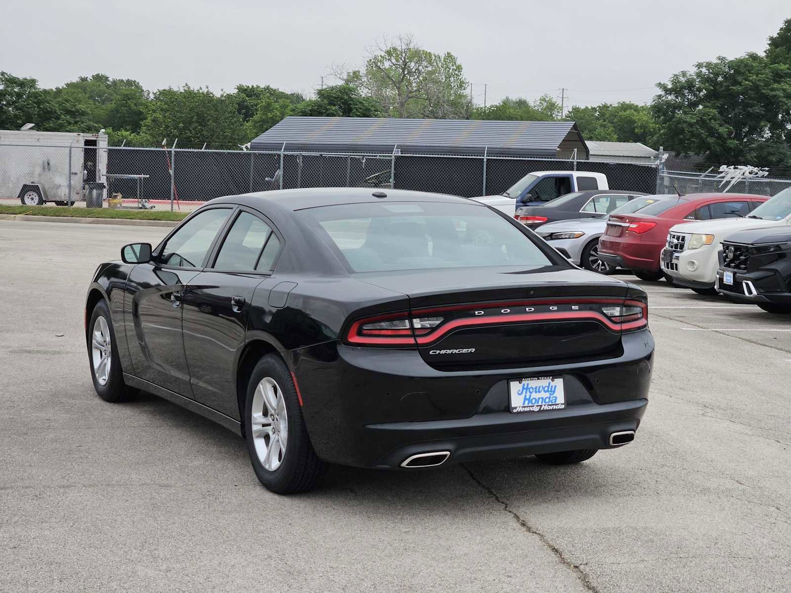 Used 2019 Dodge Charger SXT RWD image 5