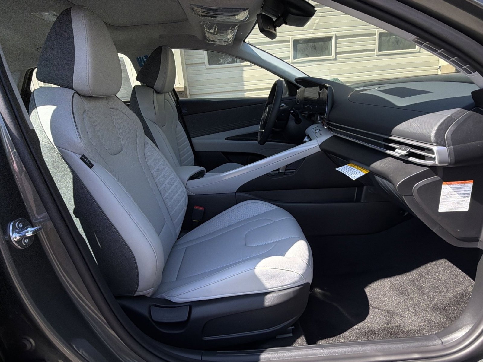 New 2026 Hyundai Elantra Limited FWD image 28