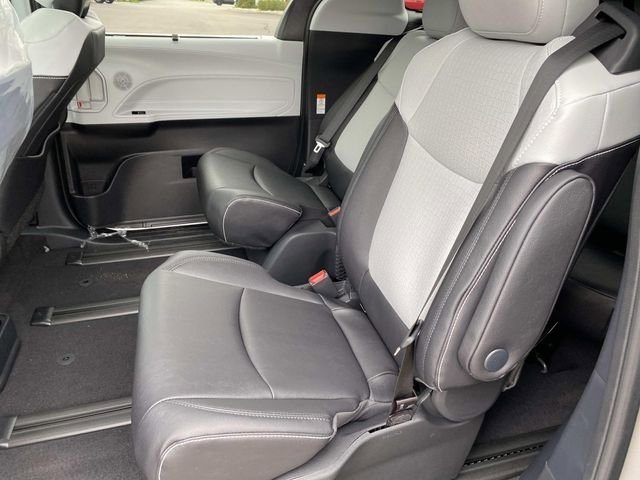 New 2026 Toyota Sienna XSE AWD/4WD image 7
