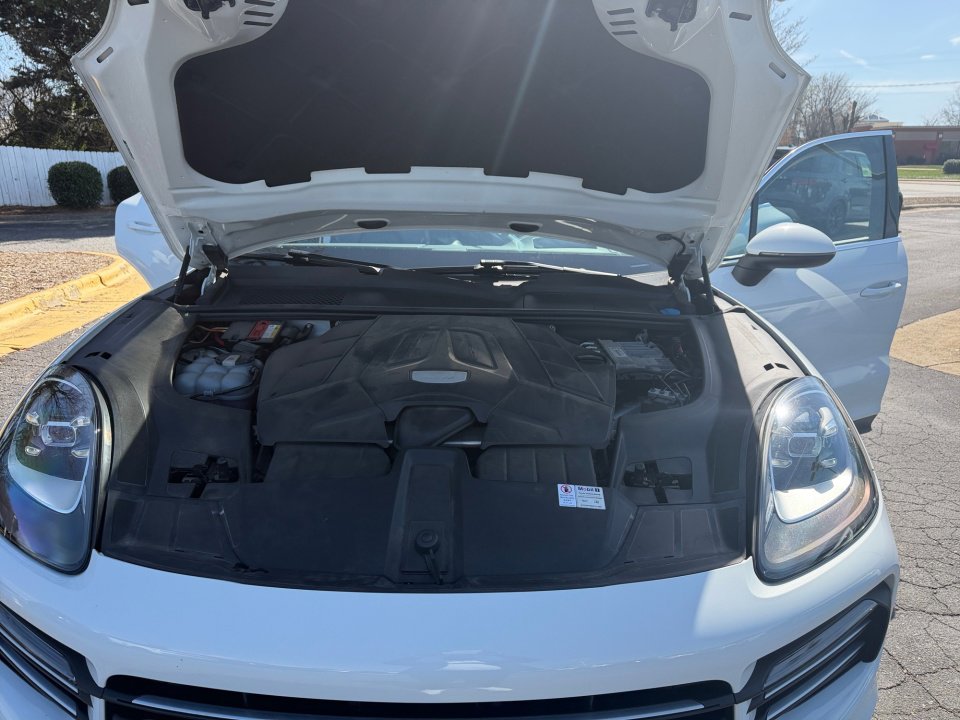 Used 2019 Porsche Cayenne AWD/4WD image 16