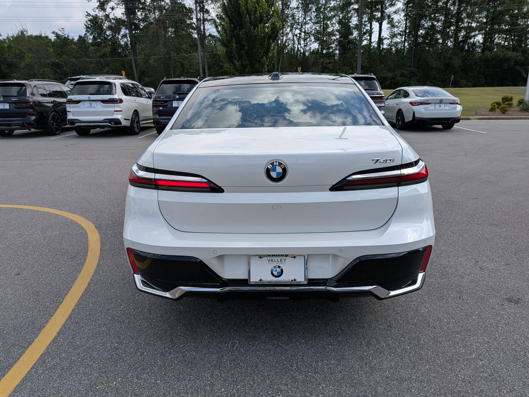 Certified 2023 BMW 740i RWD image 4