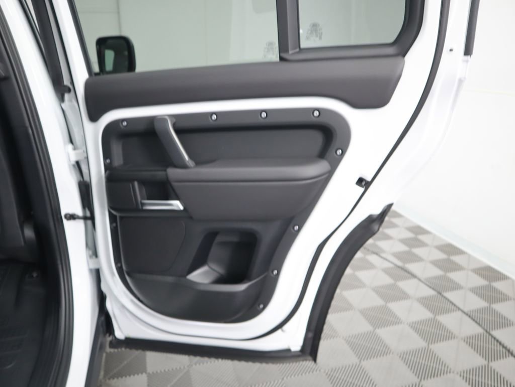 New 2026 Land Rover Defender 110 V8 image 28