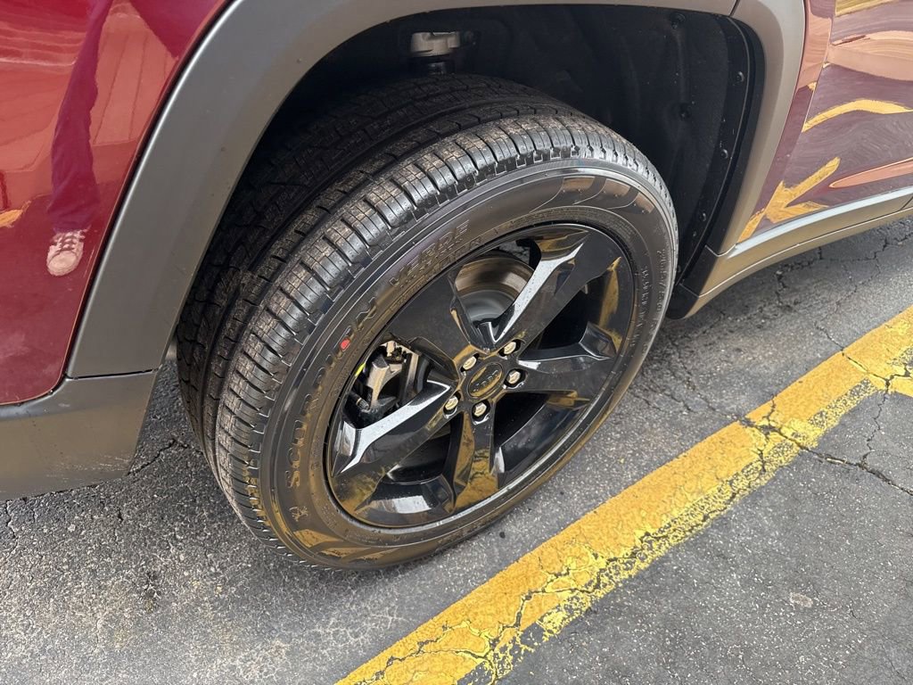 New 2025 Jeep Grand Cherokee L Limited w/ Black Appearance Package image 12