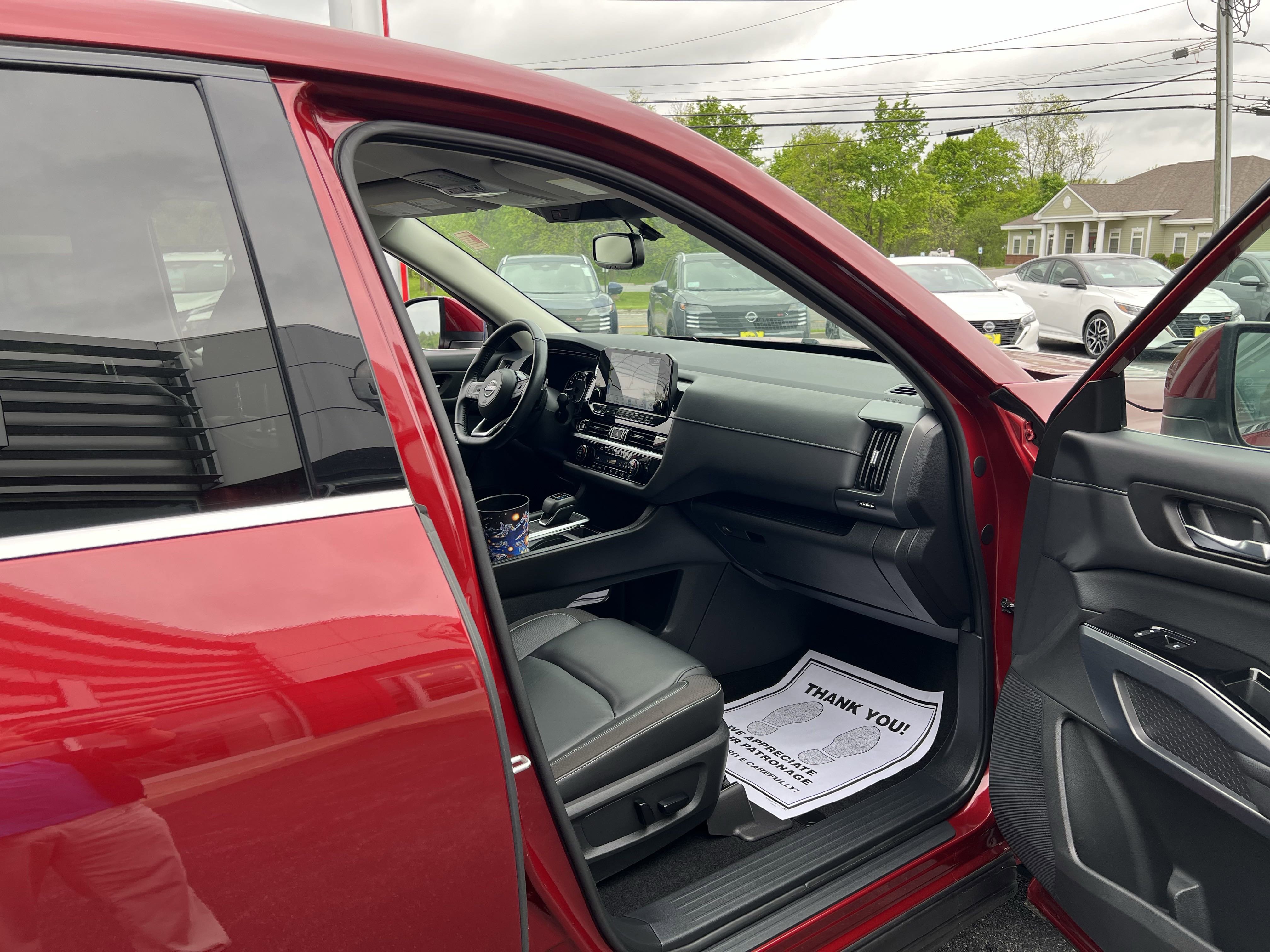 Used 2022 Nissan Pathfinder SL image 17