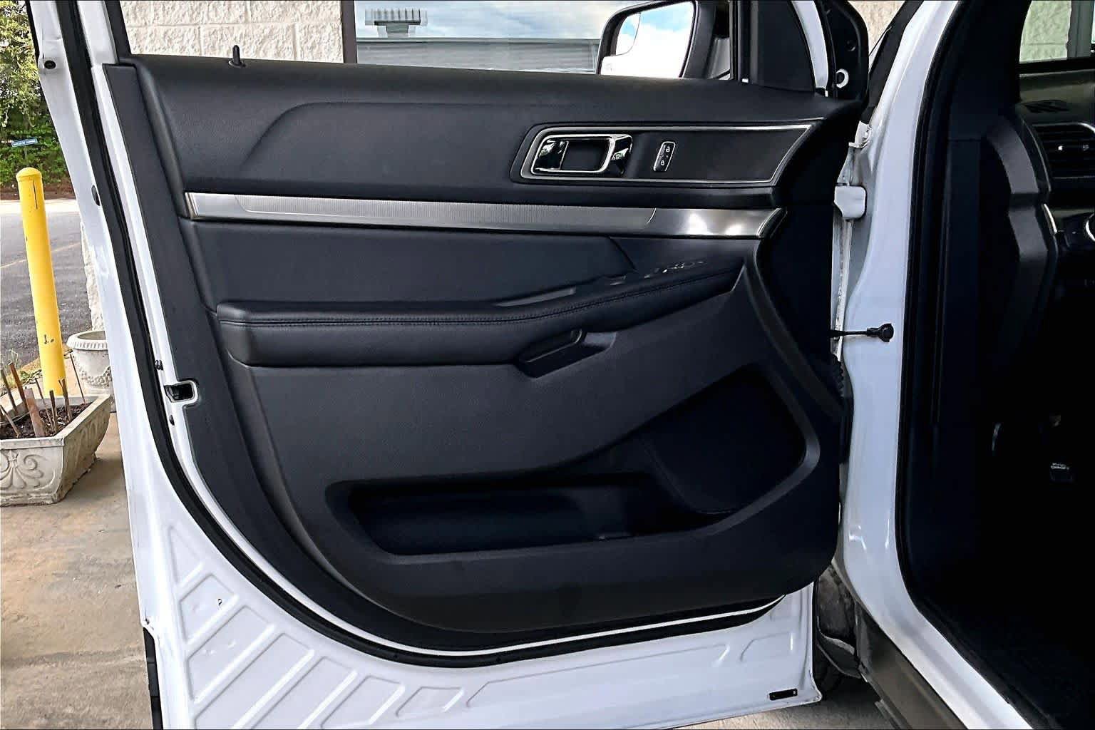 Used 2019 Ford Explorer XLT w/ Class III Trailer Tow Package FWD image 20