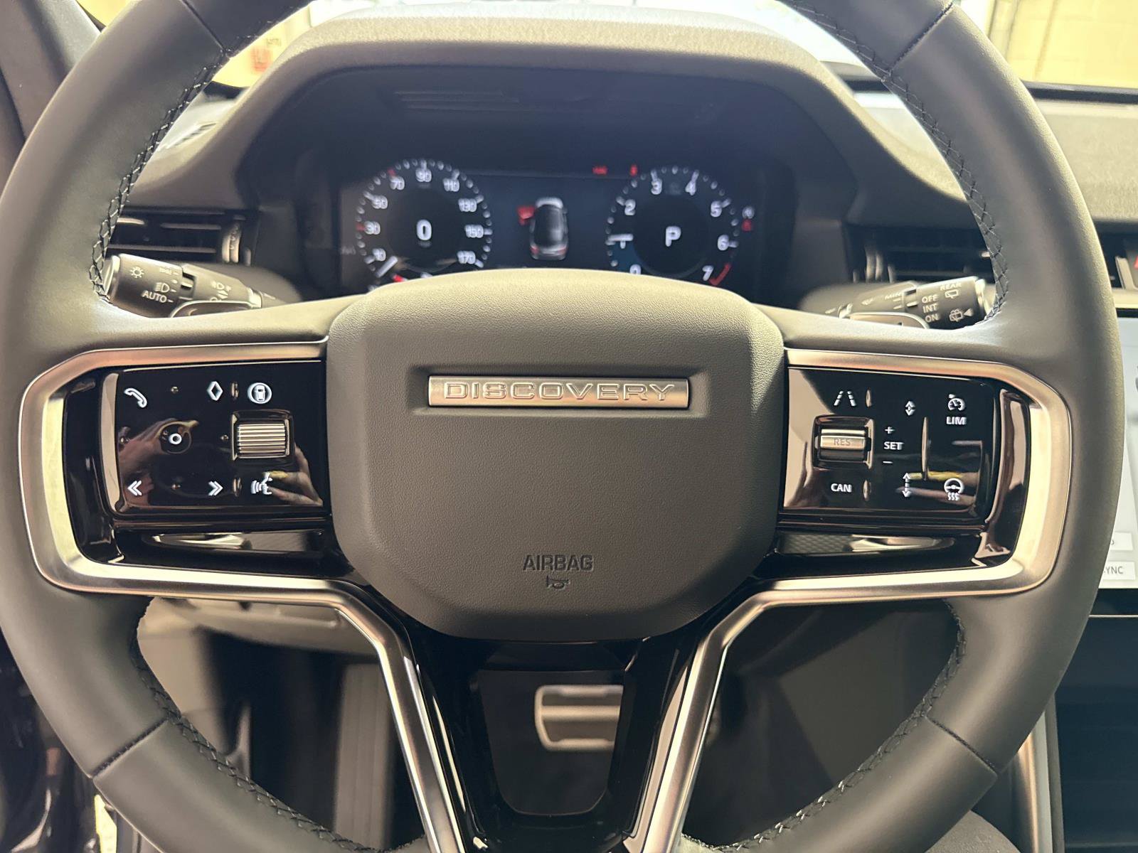 New 2026 Land Rover Discovery Sport Landmark AWD/4WD image 29