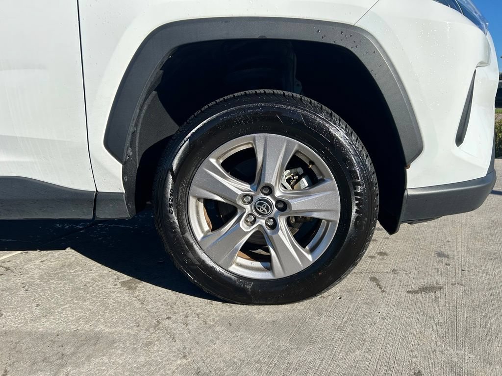 Used 2025 Toyota RAV4 XLE AWD/4WD image 26