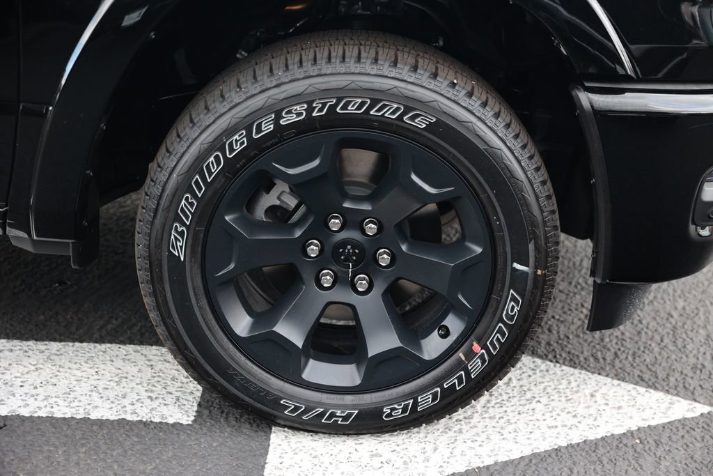 New 2026 RAM 1500 4x4 Crew Cab image 8