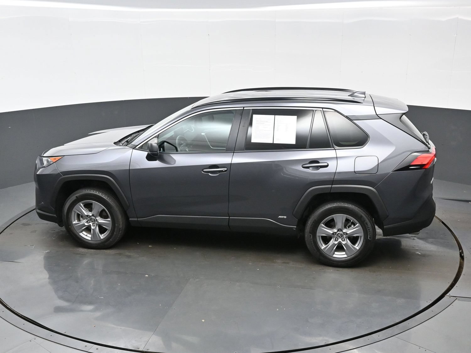 Used 2022 Toyota RAV4 LE AWD/4WD image 35