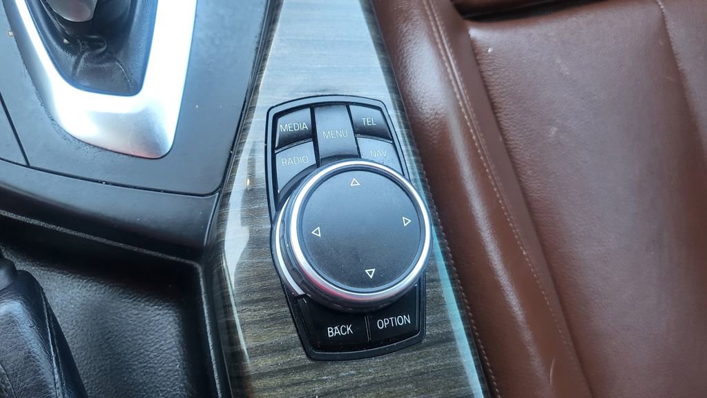 Used 2016 BMW 228i Convertible image 30