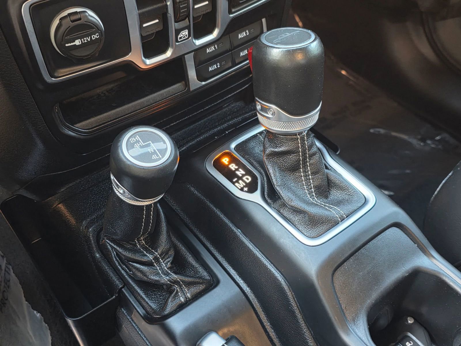 Used 2020 Jeep Gladiator Overland AWD/4WD image 18