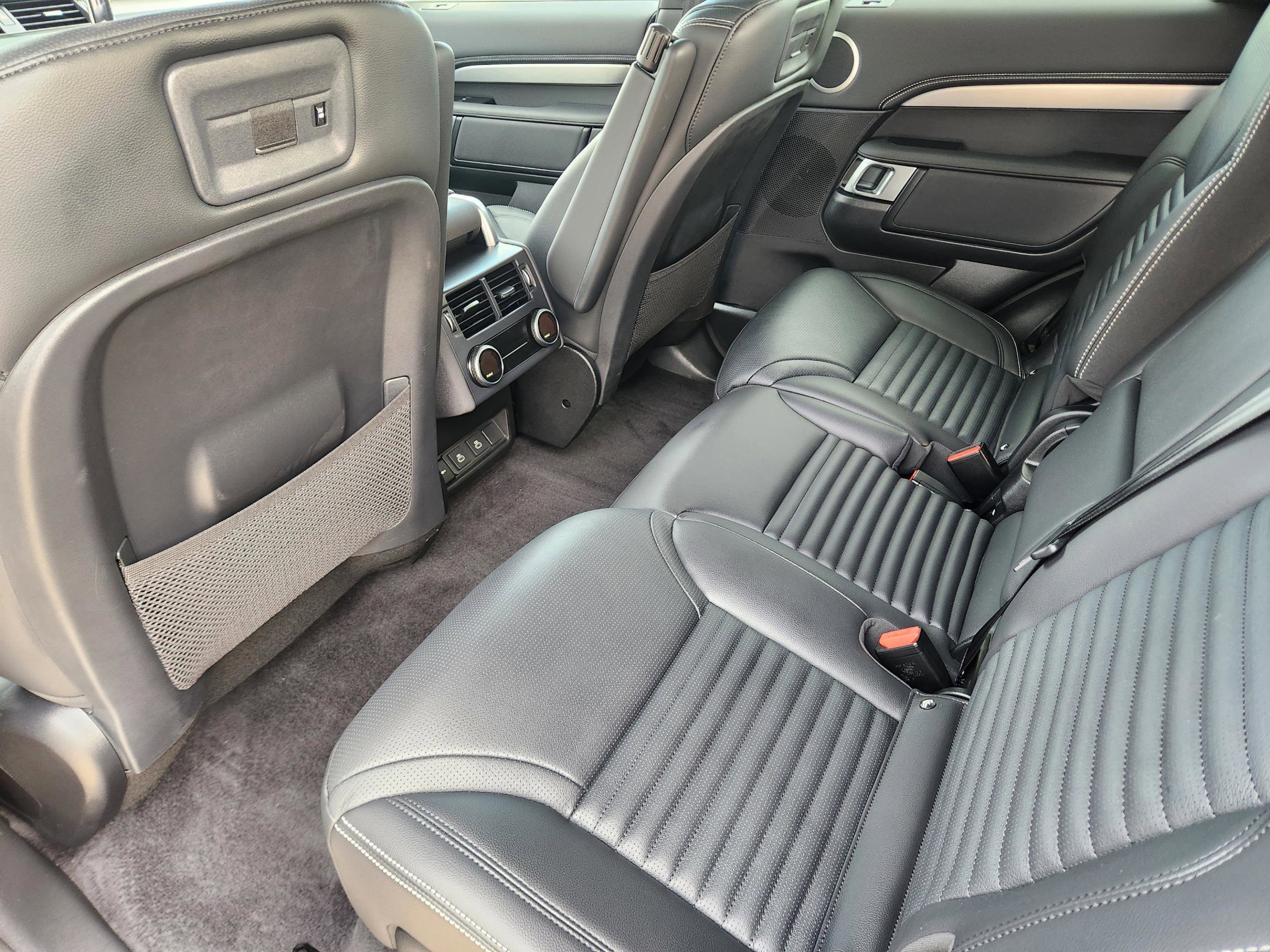 Certified 2024 Land Rover Discovery Dynamic SE image 28