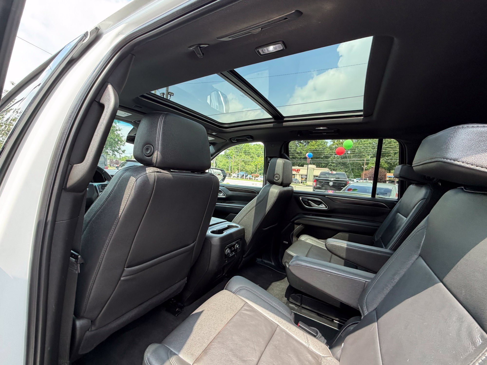 Used 2024 Chevrolet Suburban LT AWD/4WD image 17