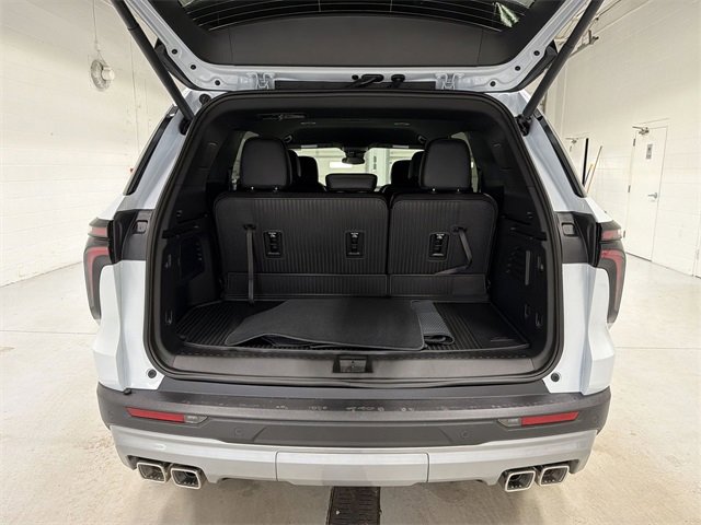 New 2026 Chevrolet Traverse LT w/ LPO, Floor Liner Package image 15