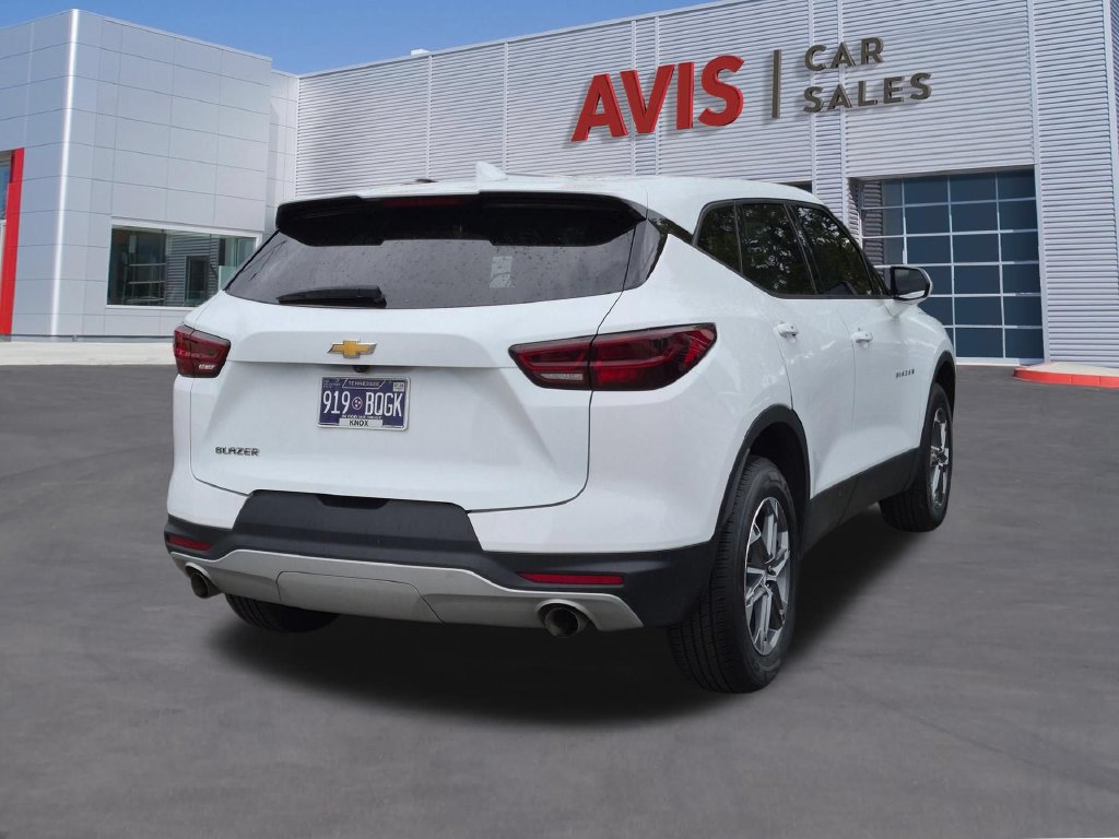 Used 2025 Chevrolet Blazer LT FWD image 6