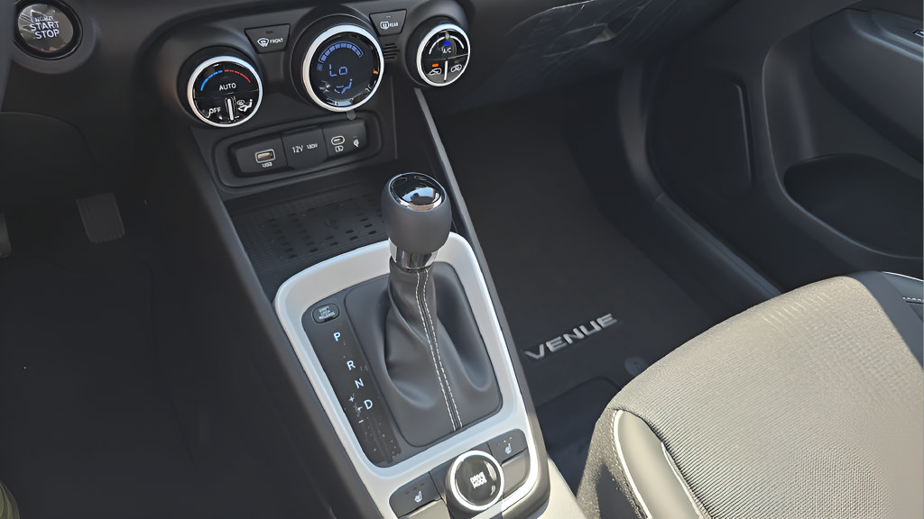 New 2026 Hyundai Venue SEL FWD image 21